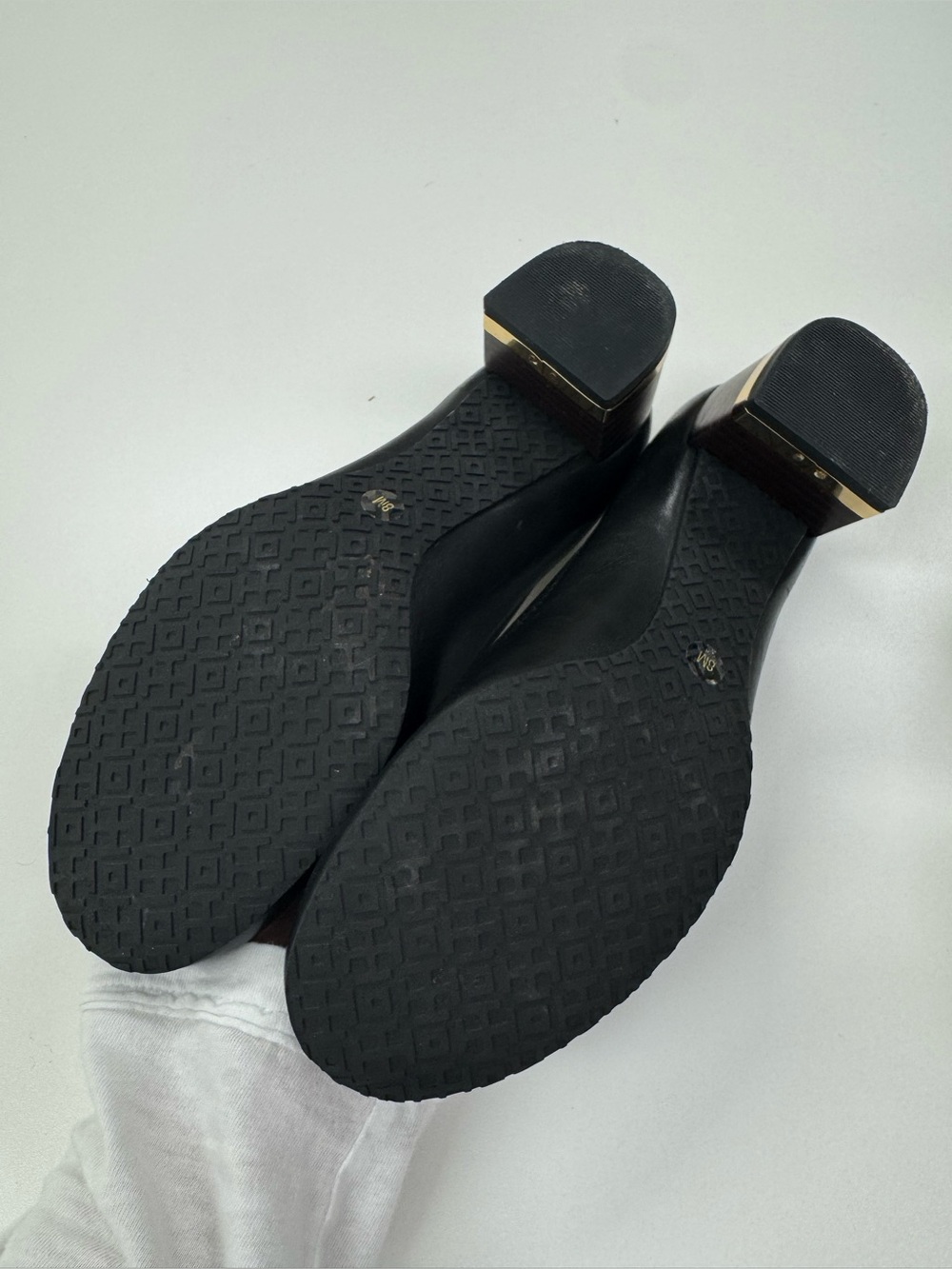 Tory Burch Black Leather Block Heel Pumps with Gold Logo - Picture 2 of 2